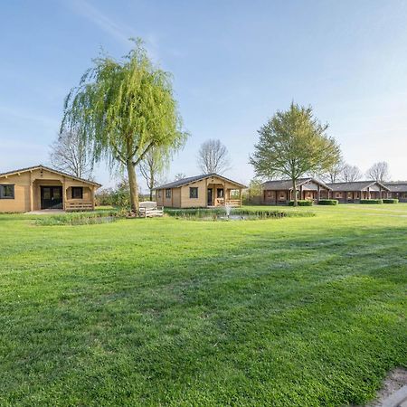 Vakantie-Oord "De Hulsdonken" Bergeijk Exteriör bild